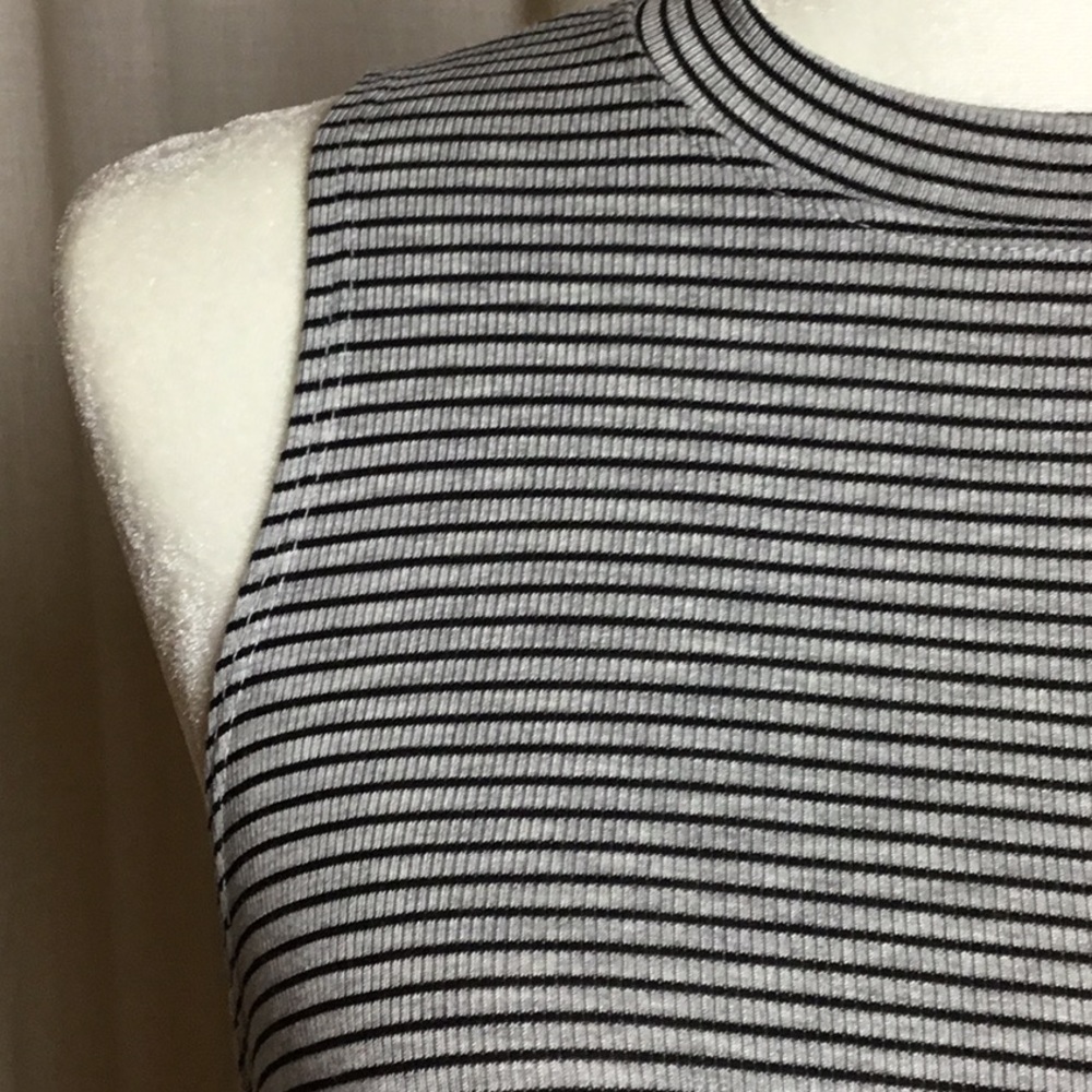KLd Signature Sleeveless Tunic M - Picture 2 of 8